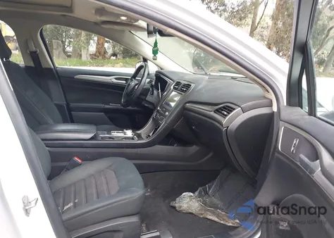 2020 Ford Fusion Hybrid Se z USA, uszkodzony, nr VIN 3FA6P0LU9LR171019